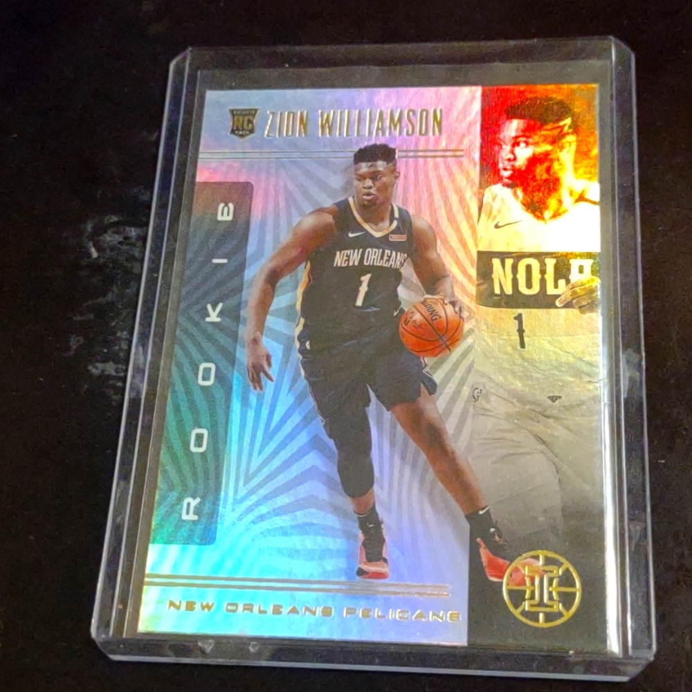 2019/20 Zion Williamson Illusions  Silver Holo Refractor Rookie